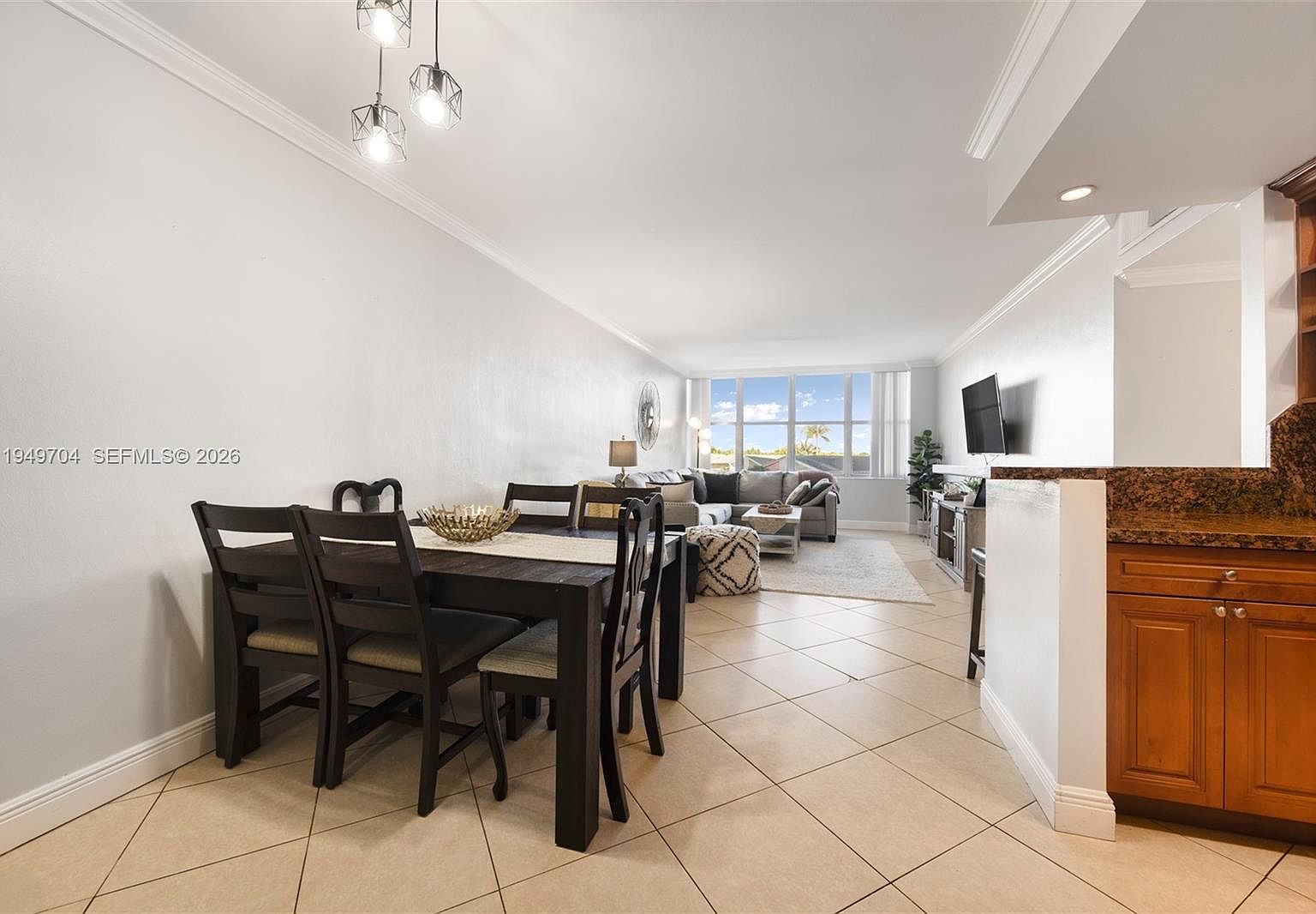 7441 Wayne Ave APT 2B Miami Beach, FL 33141 - Thumbnail 3