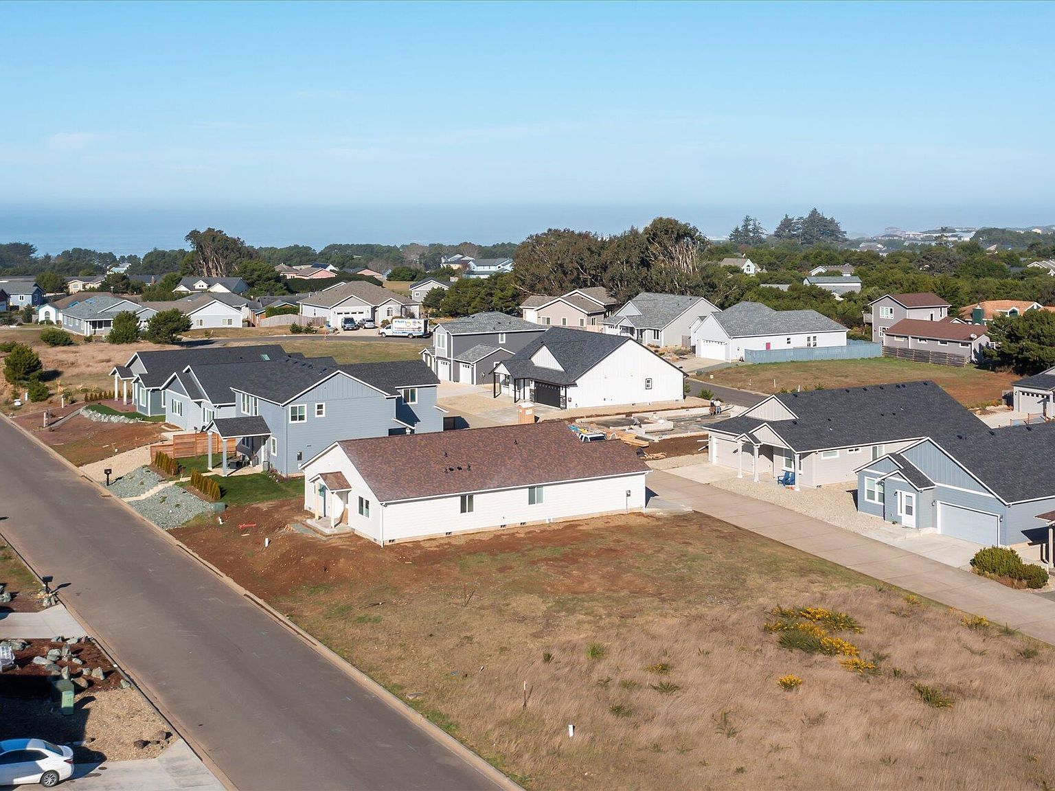728 Seacrest Dr Bandon, OR 97411 - Thumbnail 3