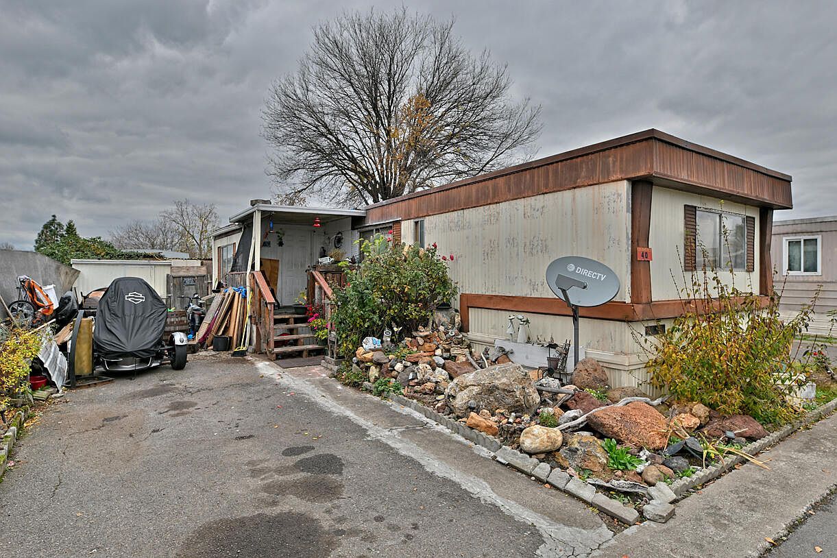 2622 Falcon St SPACE 40 White City, OR 97503 - Thumbnail 3