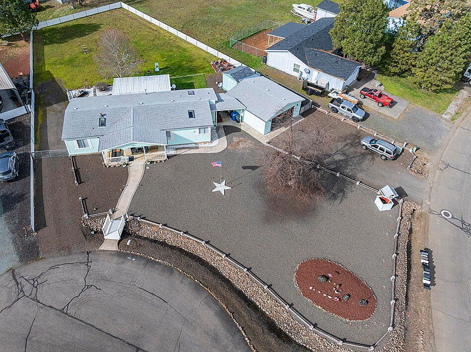 104 Hart Cir Shady Cove, OR 97539 - Thumbnail 3