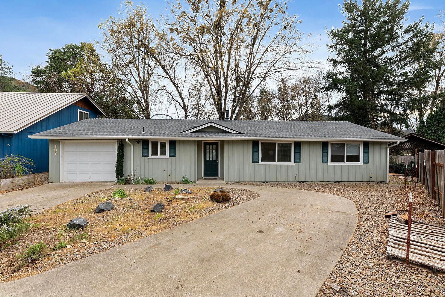 107 Marie Cir Rogue River, OR 97537 - Thumbnail 3