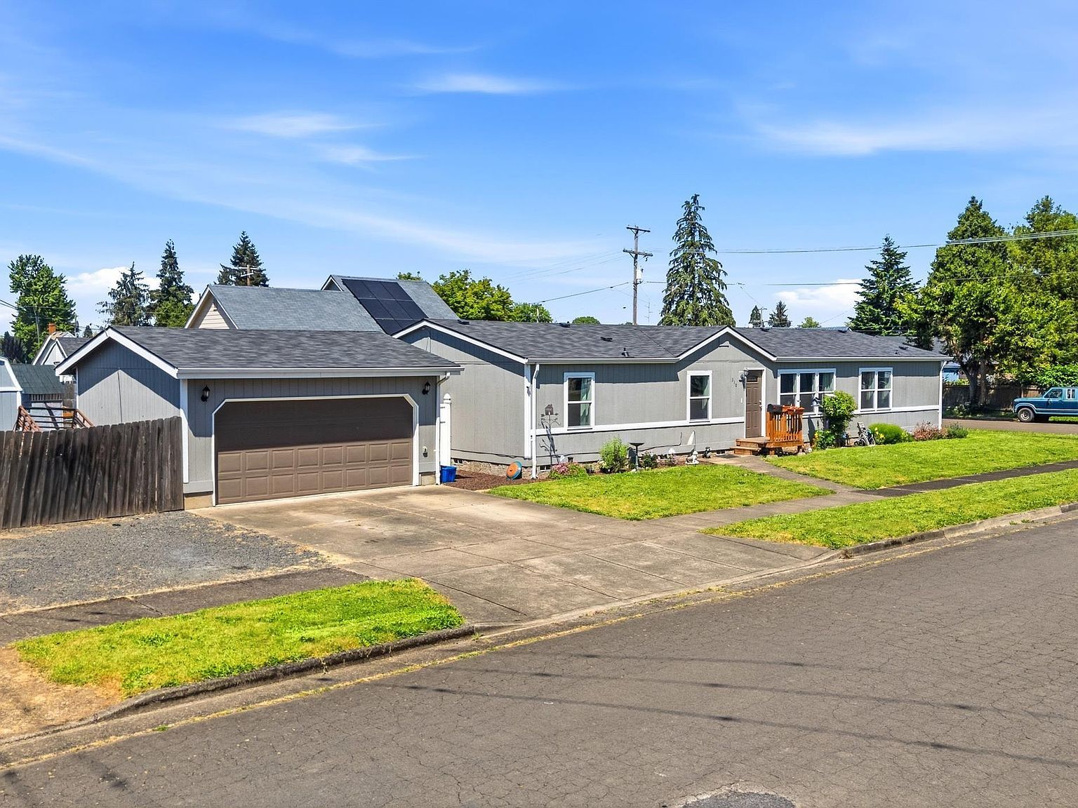310 W B St Lebanon, OR 97355 - Thumbnail 3