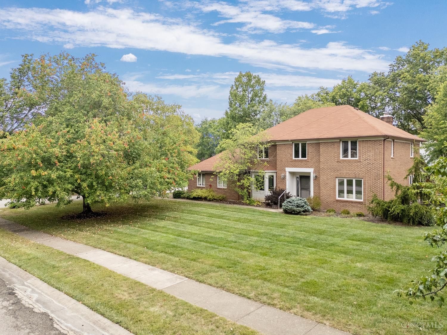 5700 Samstone Ct Blue Ash, OH 45242 - Thumbnail 3