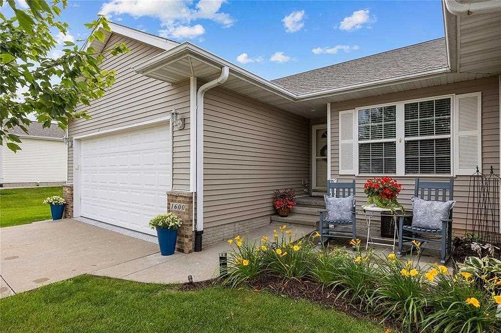 1600 Hunters Creek Way Marion, IA 52302 - Thumbnail 3