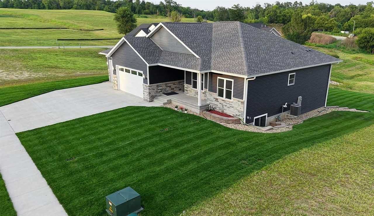 2416 Kestrel Dr SE Cedar Rapids, IA 52403 - Thumbnail 3