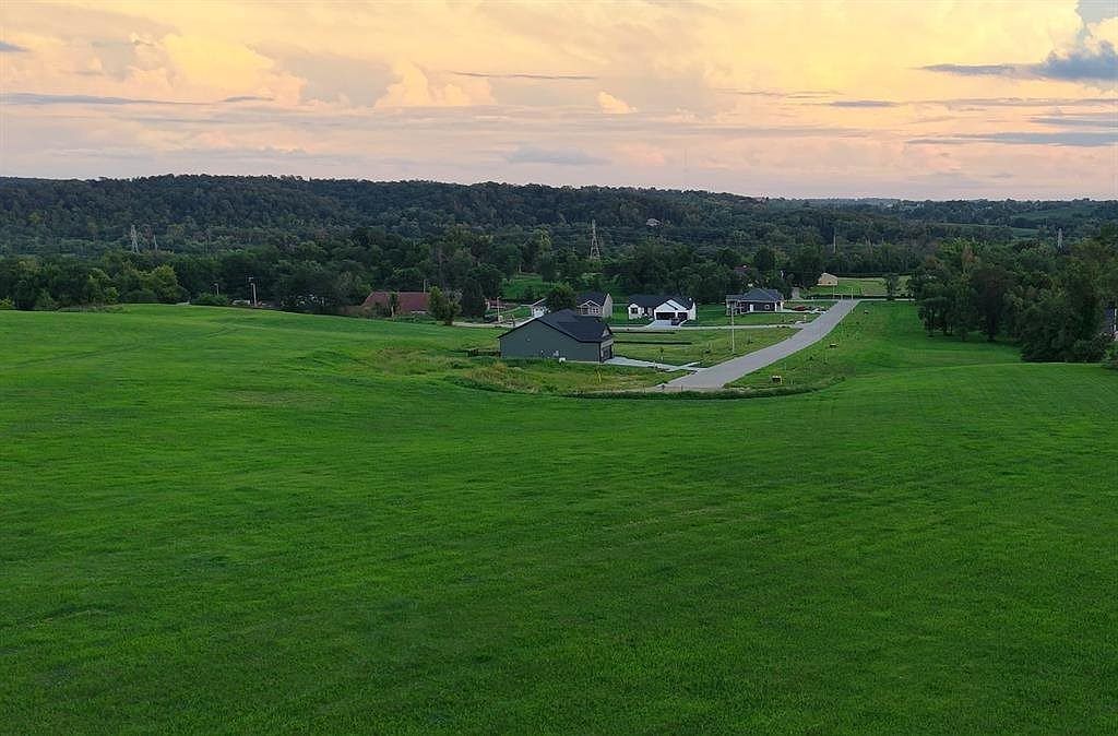 2421 Kestrel Dr SE Cedar Rapids, IA 52403 - Thumbnail 3