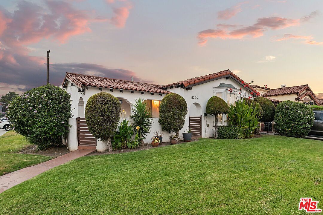 8229 S Mariposa Ave Los Angeles, CA 90044 - Thumbnail 3