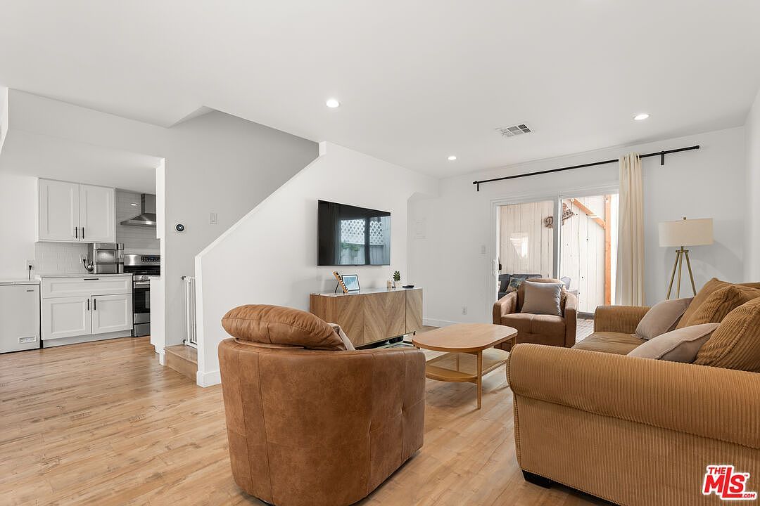 746 N Eucalyptus Ave APT 21 Inglewood, CA 90302 - Thumbnail 3