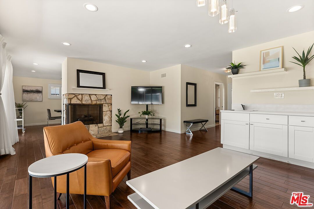 5124 S Corning Ave Los Angeles, CA 90056 - Thumbnail 3