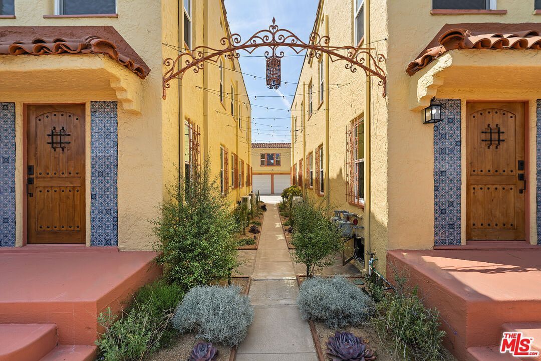 2935 S Redondo Blvd Los Angeles, CA 90016 - Thumbnail 3