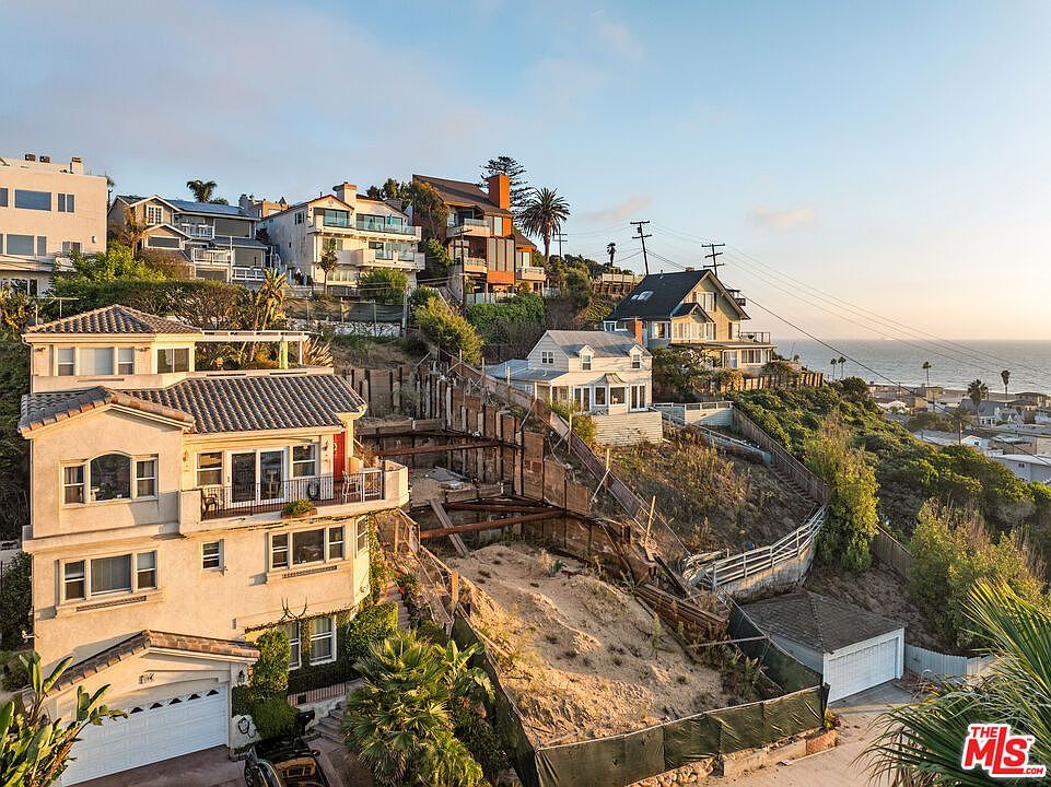 210 Montreal St Playa Del Rey, CA 90293 - Thumbnail 3