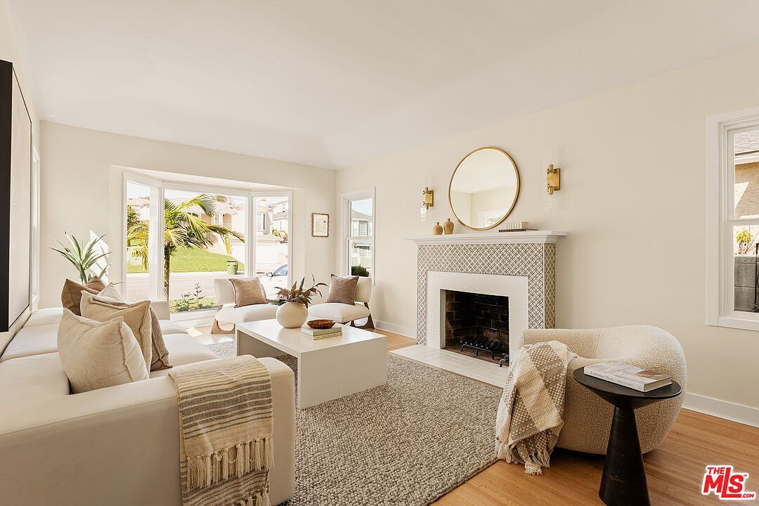 8116 Truxton Ave Los Angeles, CA 90045 - Thumbnail 3