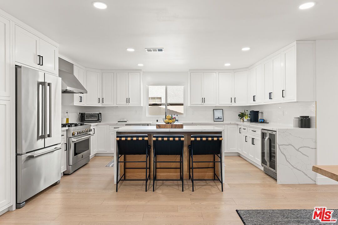 8212 Winsford Ave Los Angeles, CA 90045 - Thumbnail 3