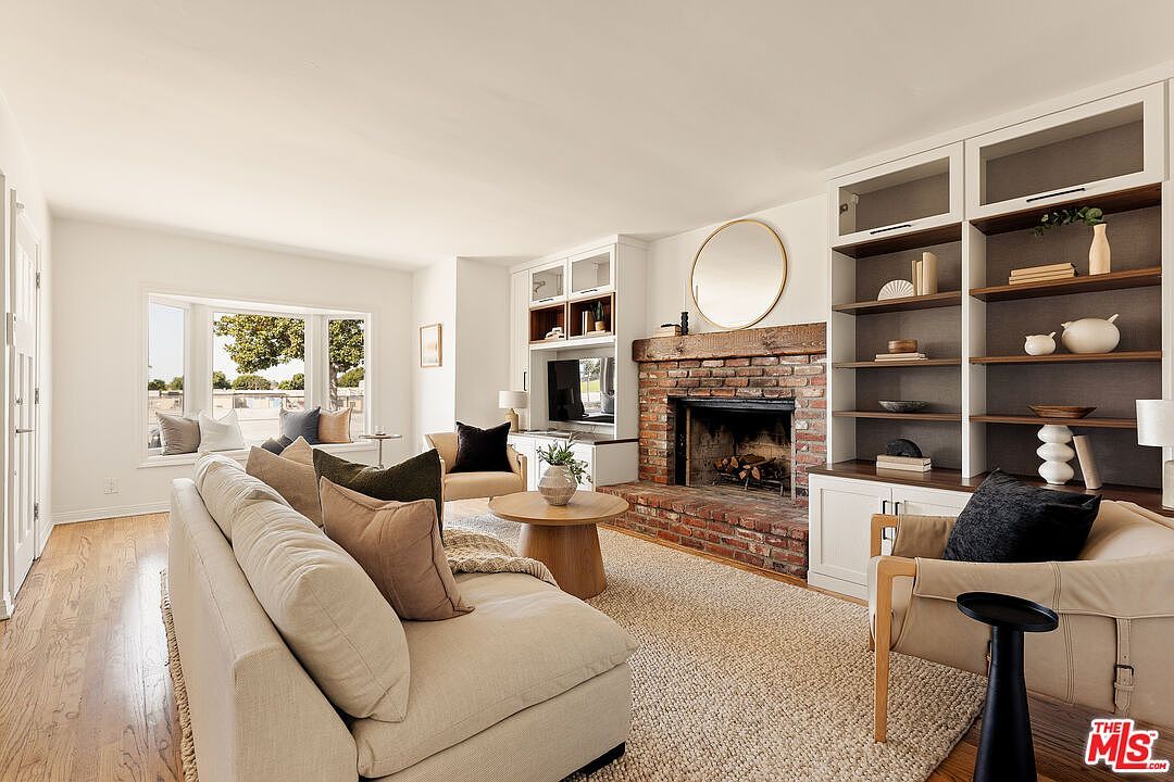 8044 Cowan Ave Los Angeles, CA 90045 - Thumbnail 3