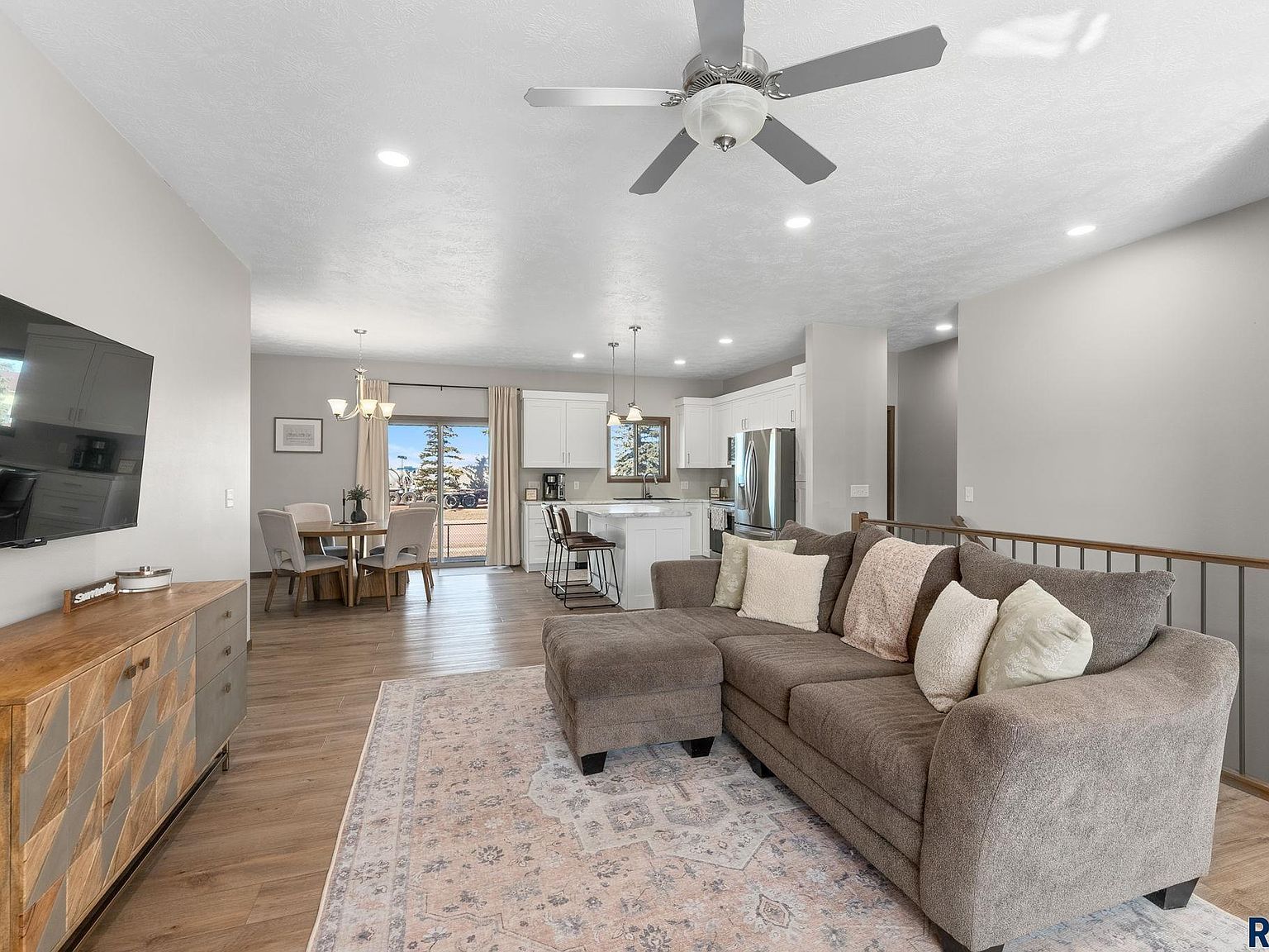 500 E Cairos Pl Brandon, SD 57005 - Thumbnail 3