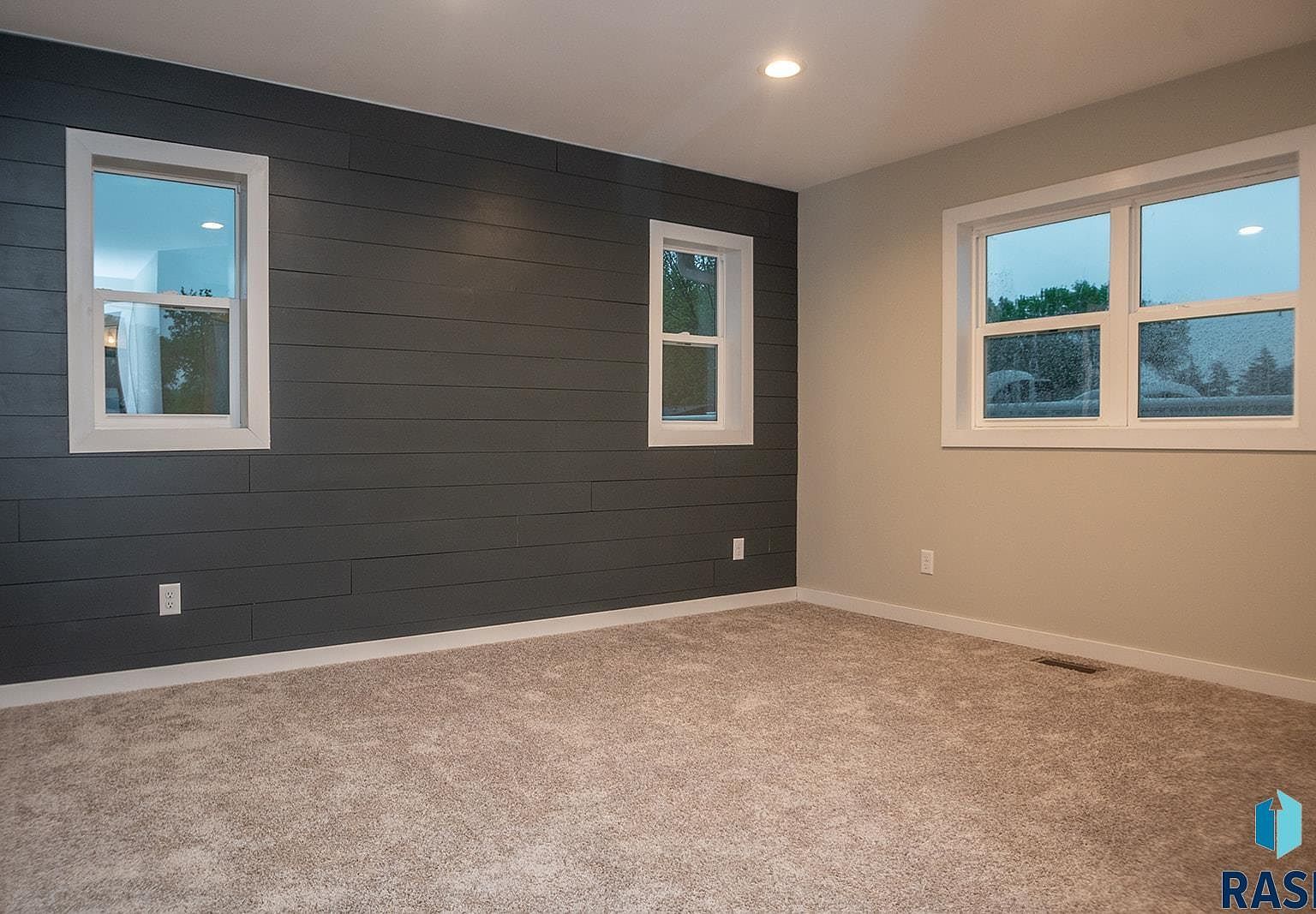 105 W Kluckholm St Montrose, SD 57048 - Thumbnail 3