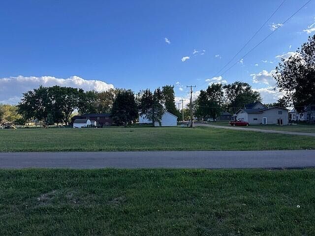 N Cherry Ave, Bridgewater, SD, 57319 - Thumbnail 3