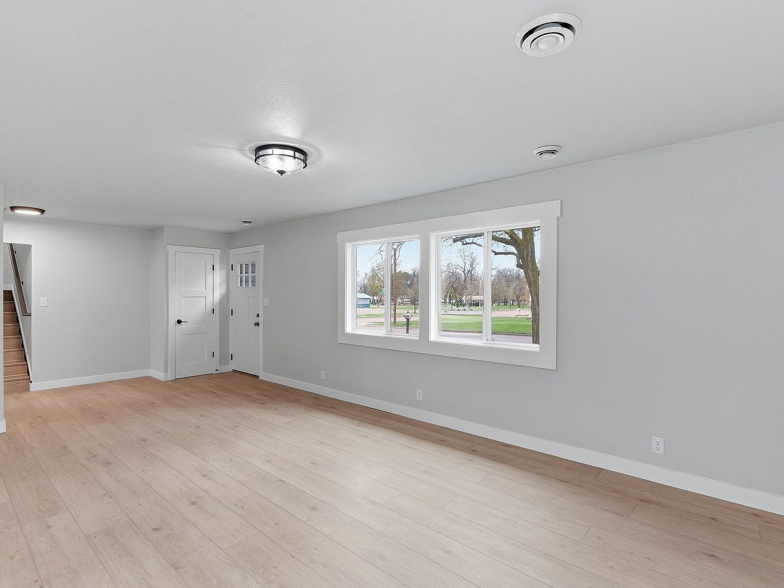 402 E 4th St Hartford, SD 57033 - Thumbnail 3
