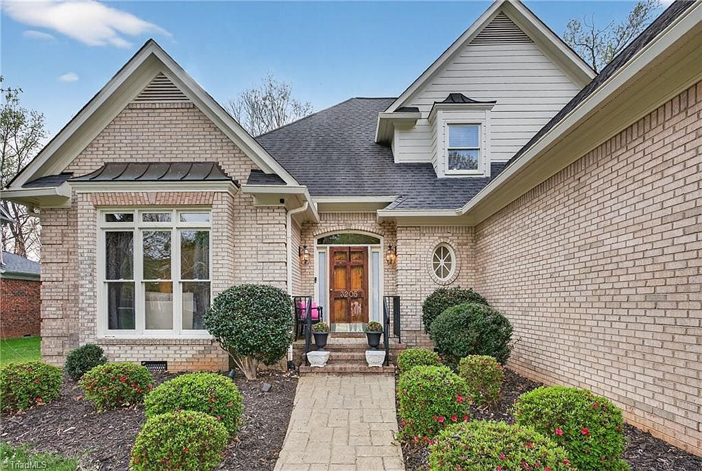 3205 Timberoak Ct Greensboro, NC 27410 - Thumbnail 3