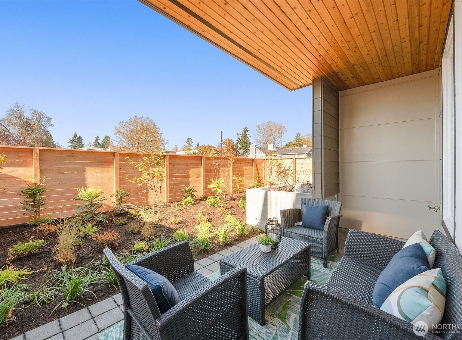 9223 B Densmore Ave N Seattle, WA 98103 - Thumbnail 3