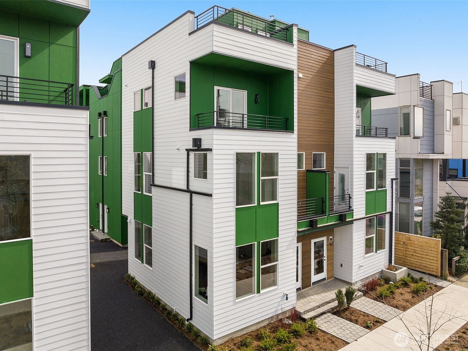 906 A 28th Ave S Seattle, WA 98144 - Thumbnail 3