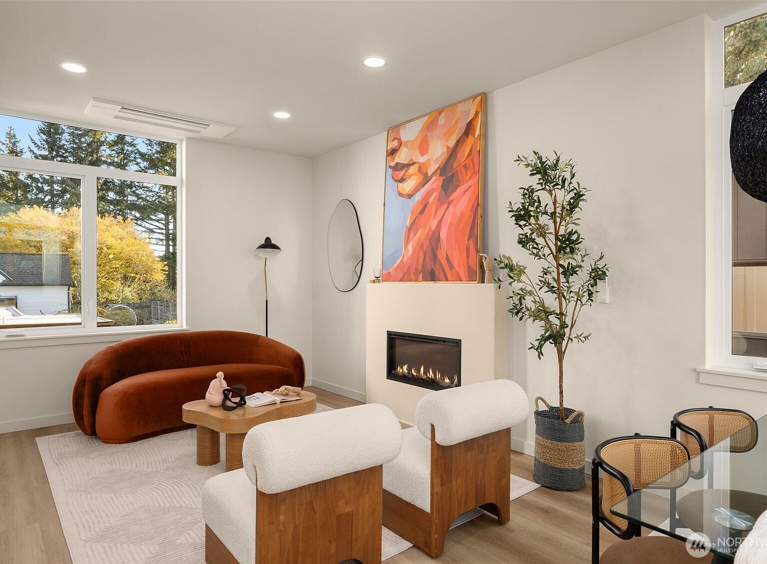 14033 Densmore Ave N Seattle, WA 98133 - Thumbnail 3