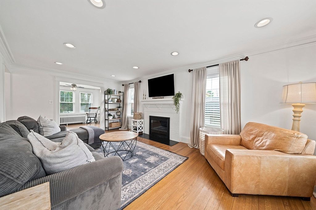 644 Weld St West Roxbury, MA 02132 - Thumbnail 3