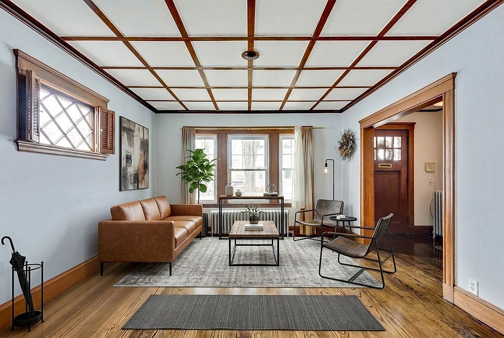 95 Landseer St Floor 1 West Roxbury, MA 02132 - Thumbnail 3