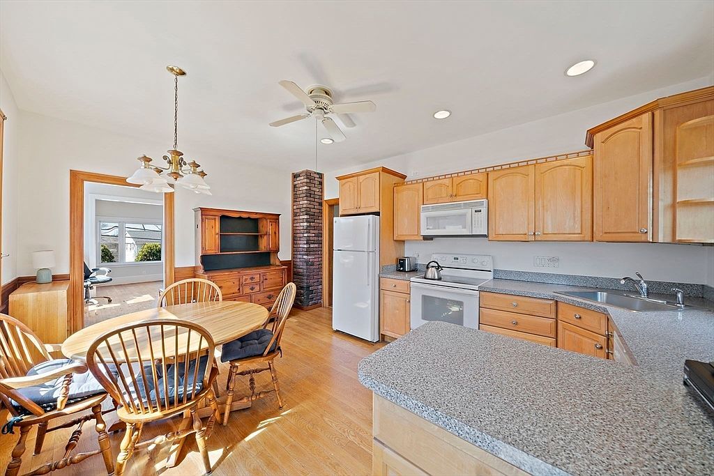 160 Glenellen Rd West Roxbury, MA 02132 - Thumbnail 3