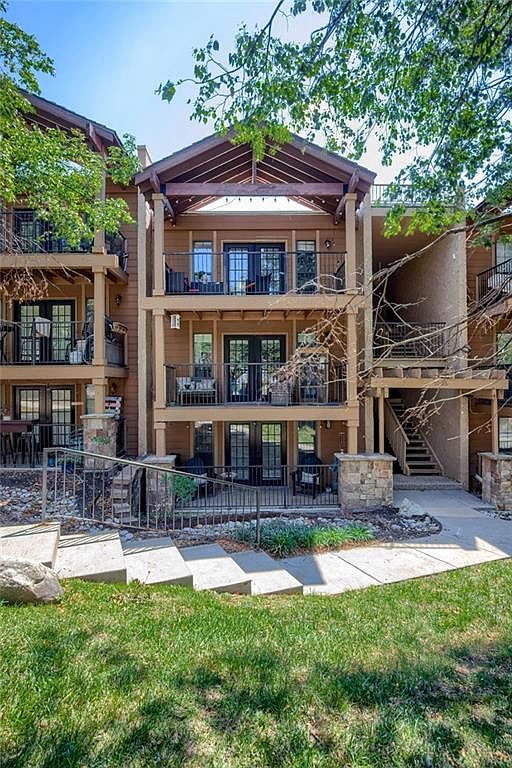 4727 Jarboe St APT 53 Kansas City, MO 64112 - Thumbnail 3