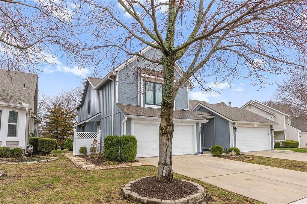 12013 England St Overland Park, KS 66213 - Thumbnail 3