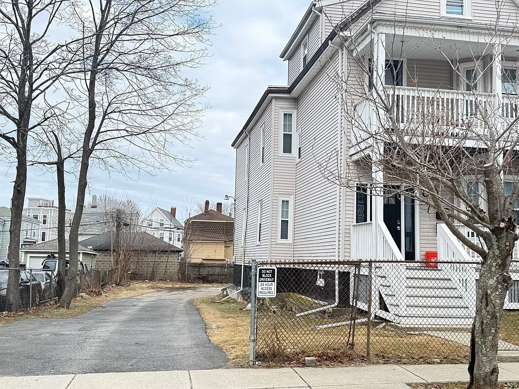 60 Thetford Ave Dorchester, MA 02124 - Thumbnail 3