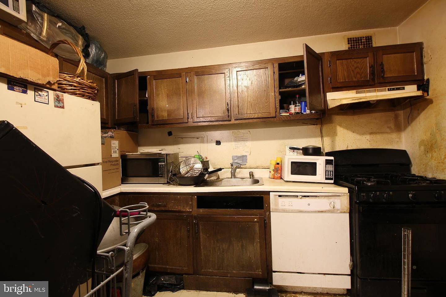 1836 Metzerott Rd APT 401 Hyattsville, MD 20783 - Thumbnail 3