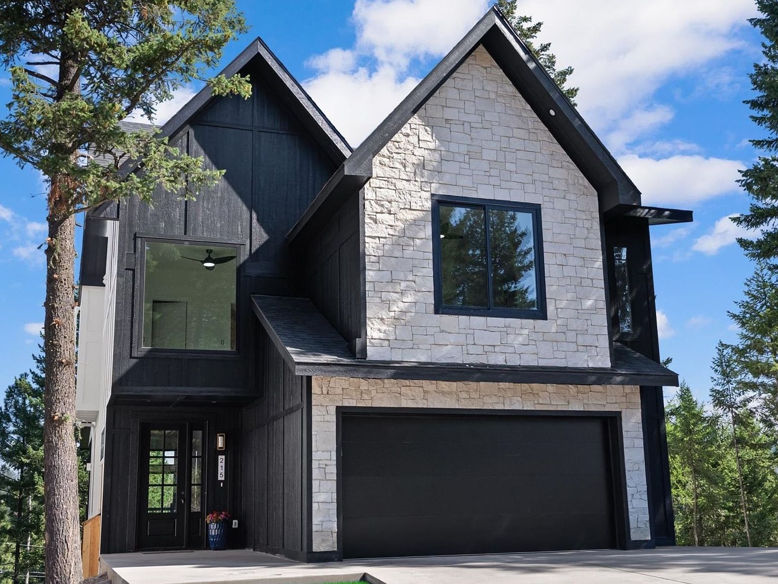 215 Whisper Ridge Dr Bigfork, MT 59911 - Thumbnail 3