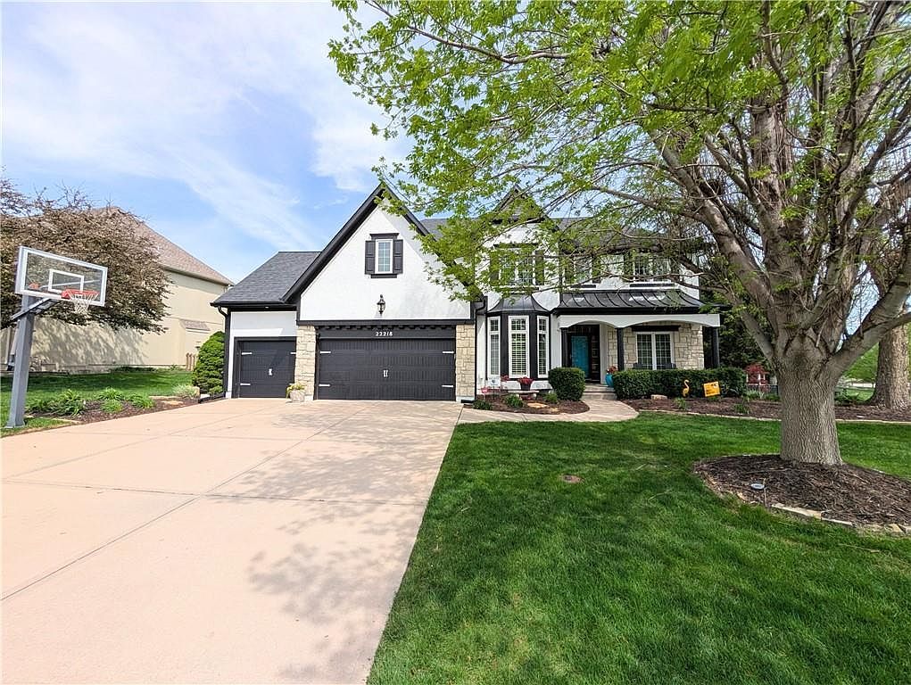 22218 W 57th St Shawnee, KS 66226 - Thumbnail 3