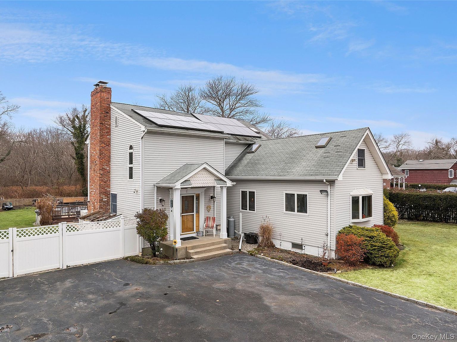 147 Brookside Ave Babylon, NY 11703 - Thumbnail 3