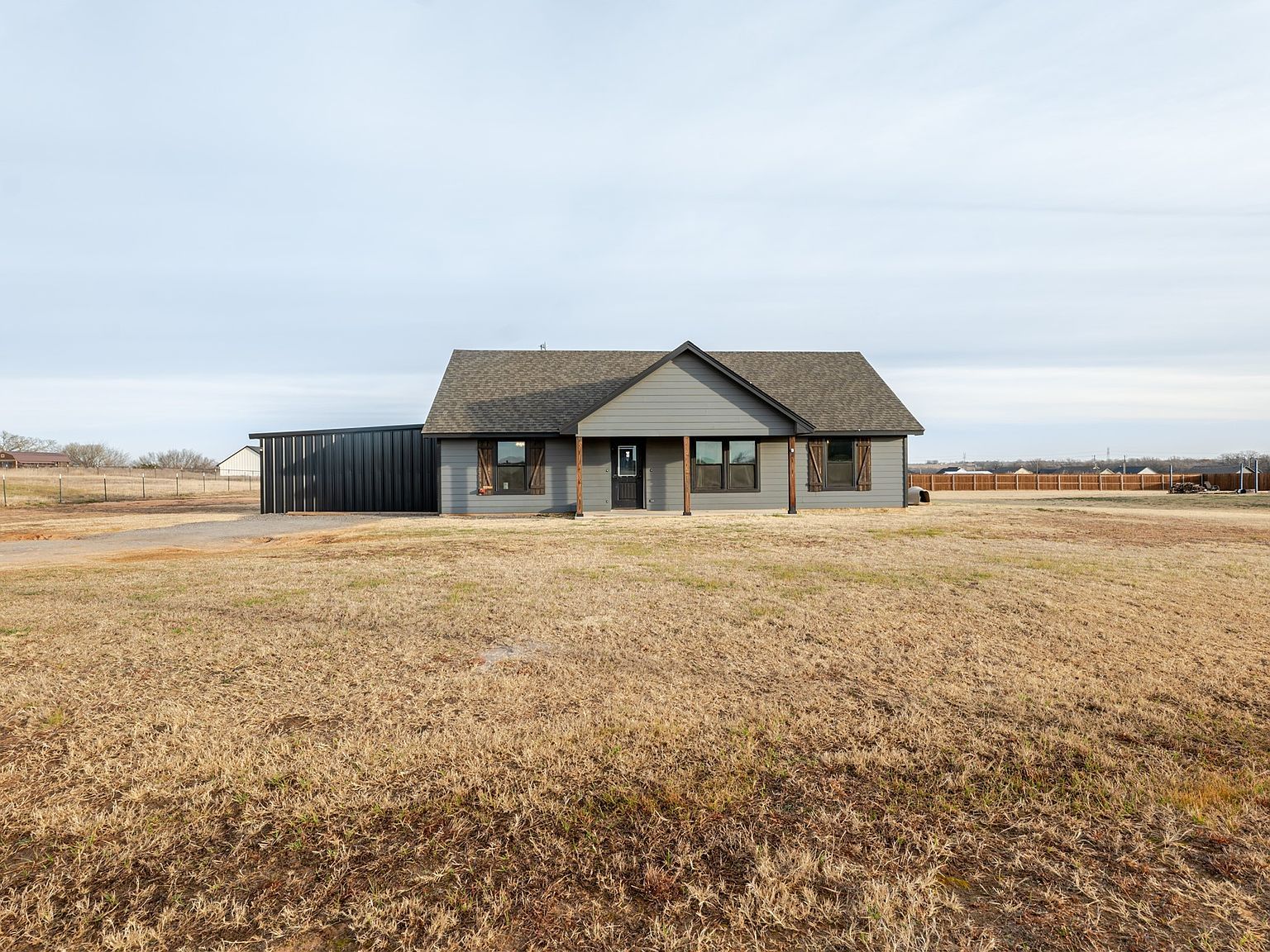 945 Erwin Rd Poolville, TX 76487 - Thumbnail 3