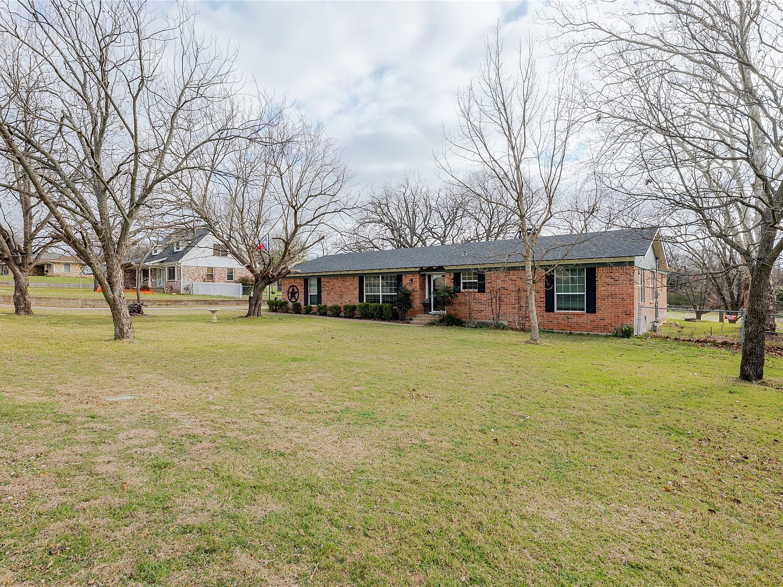 208 Yucca Dr Weatherford, TX 76087 - Thumbnail 3