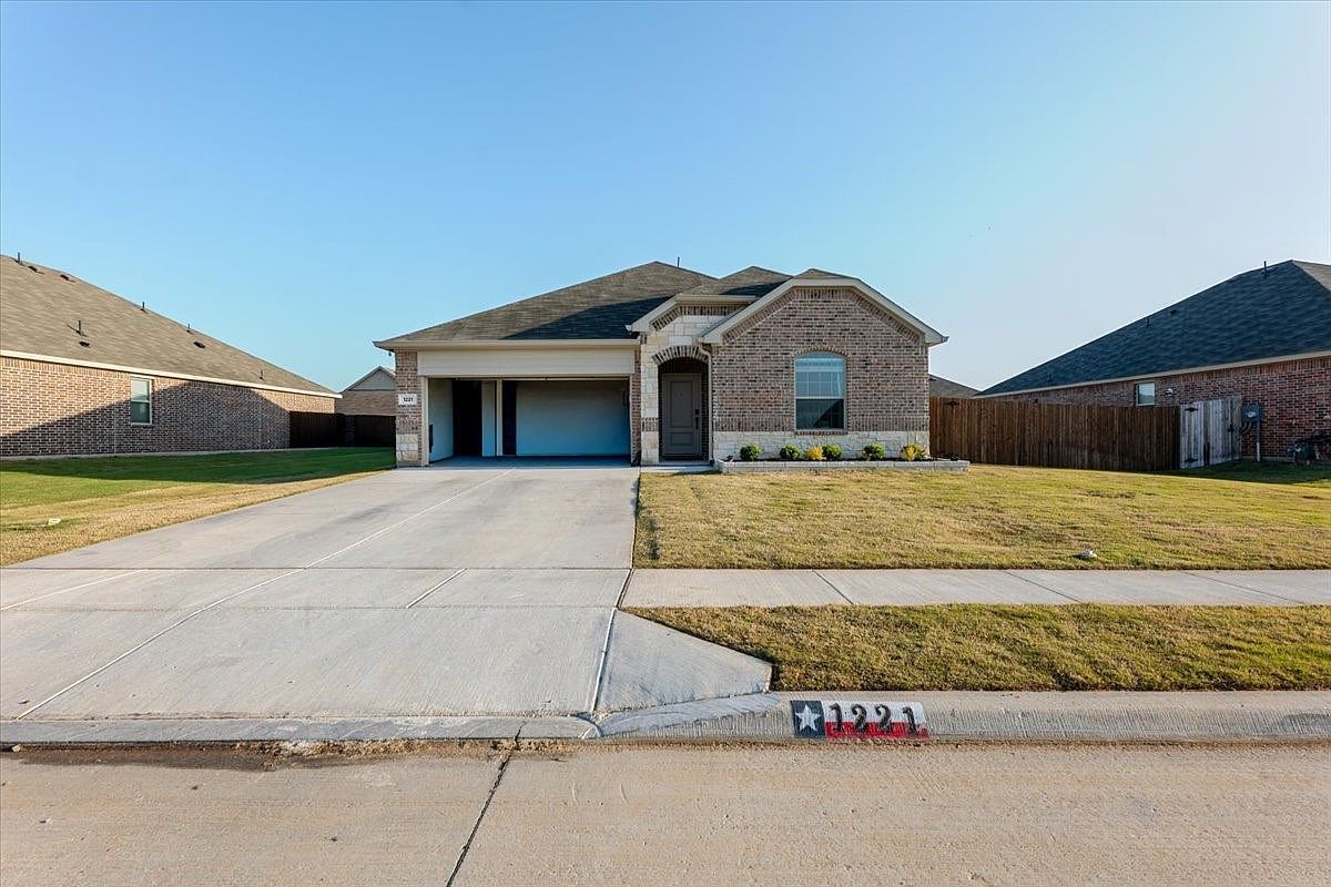 1221 Brazil St Azle, TX 76020 - Thumbnail 3