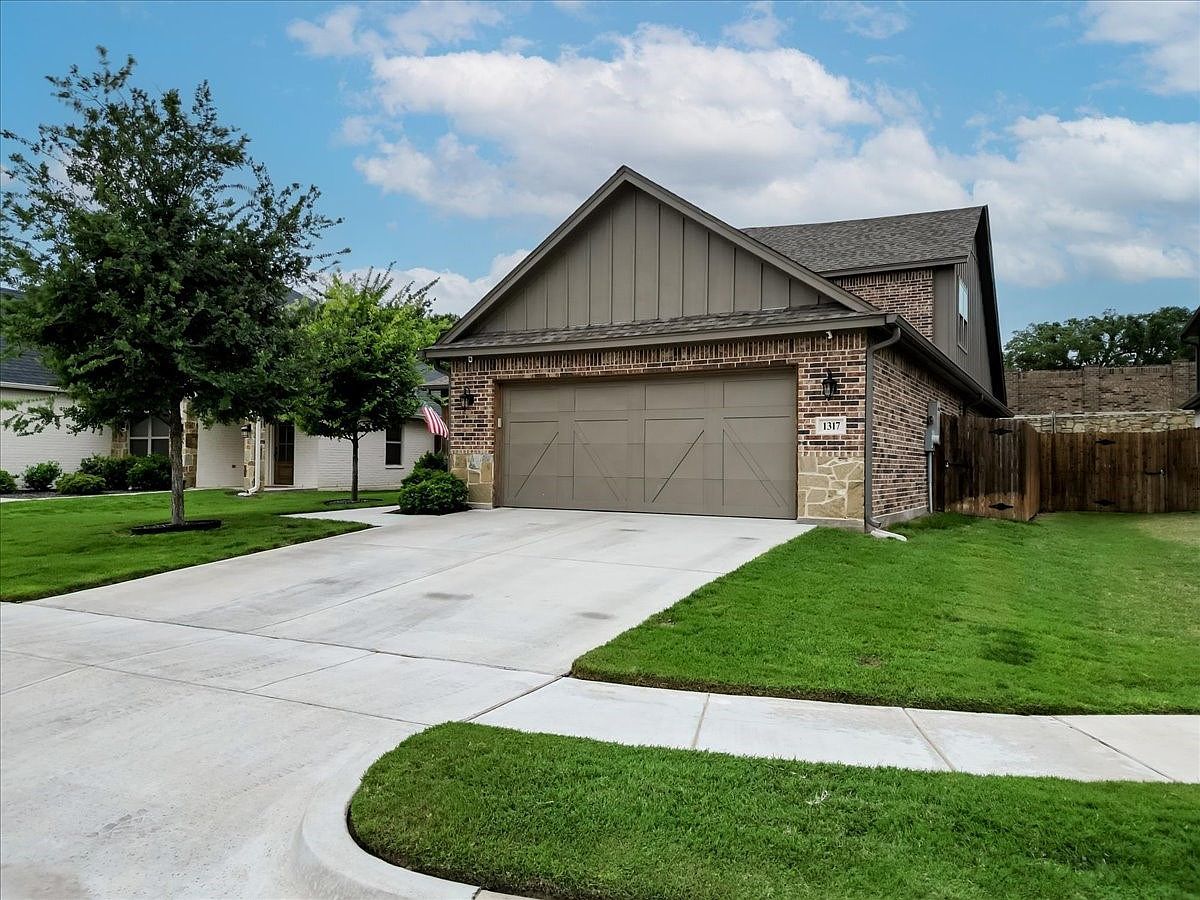 1317 Thistle Hill Trl Weatherford, TX 76087 - Thumbnail 3