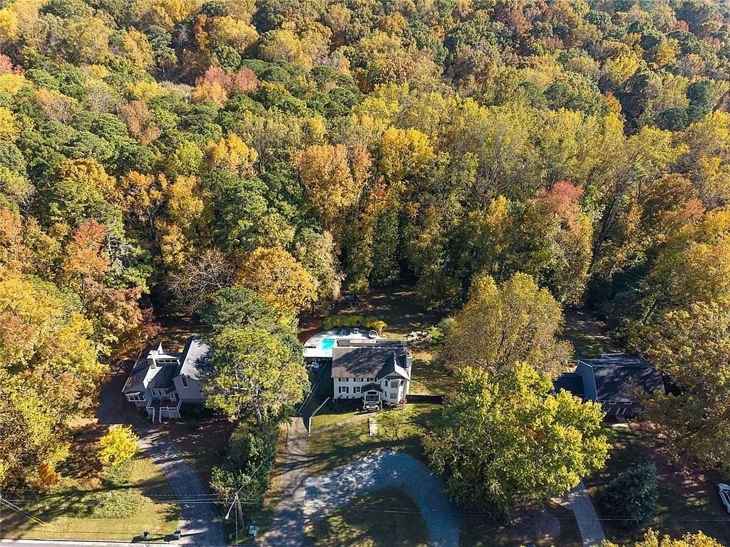 10905 Shallowford Rd Roswell, GA 30075 - Thumbnail 3