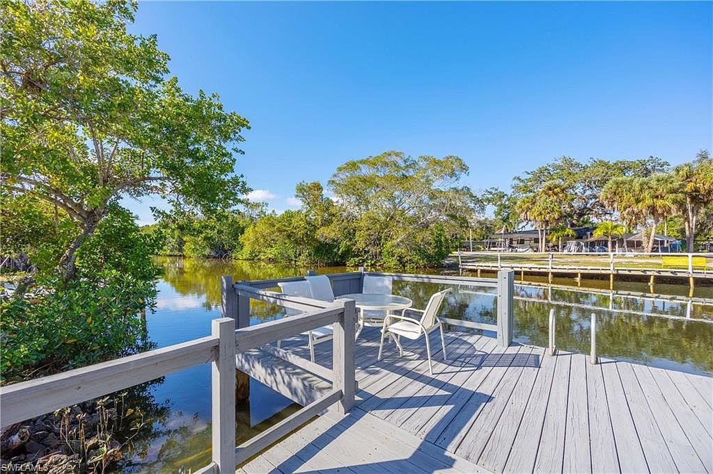 214 Riverwood Rd Naples, FL 34114 - Thumbnail 3