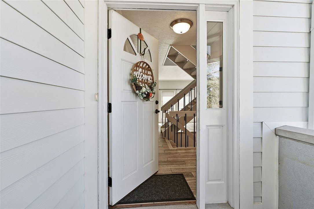 100 Saint Tropez Cir Beaver Falls, PA 15010 - Thumbnail 3