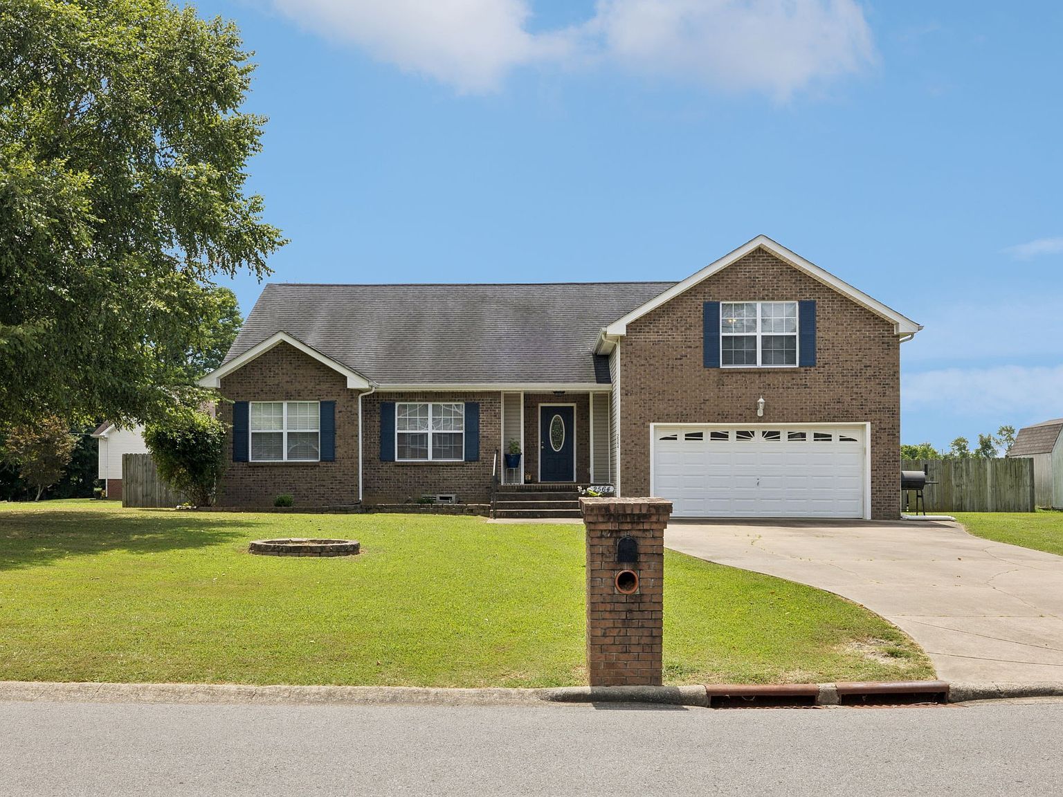 2564 Leprechaun Ln Clarksville, TN 37042 - Thumbnail 3
