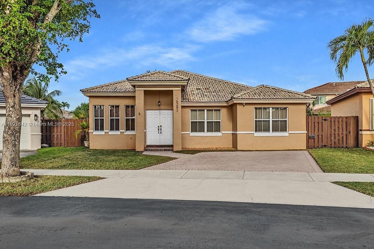 16283 SW 83rd St Miami, FL 33193 - Thumbnail 3