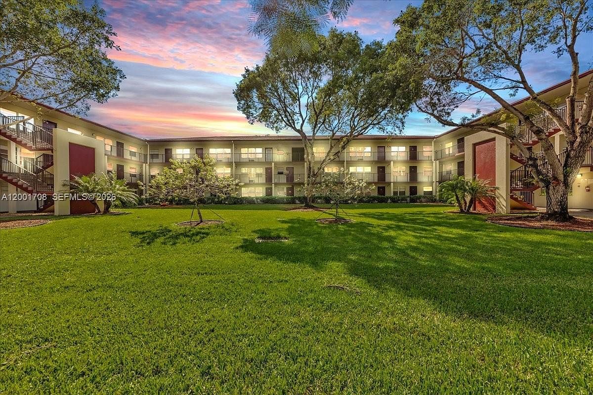 13500 SW 1st St APT 307U Pembroke Pines, FL 33027 - Thumbnail 3