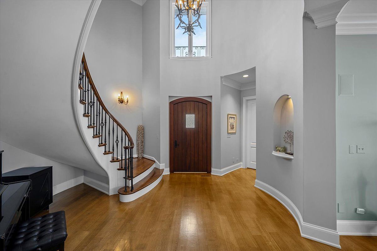 697 Bluff Rd Lake Bluff, IL 60044 - Thumbnail 3