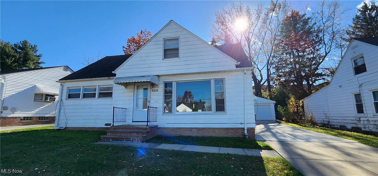 9516 Alexander Rd, Garfield Heights, OH, 44125 - Thumbnail 3