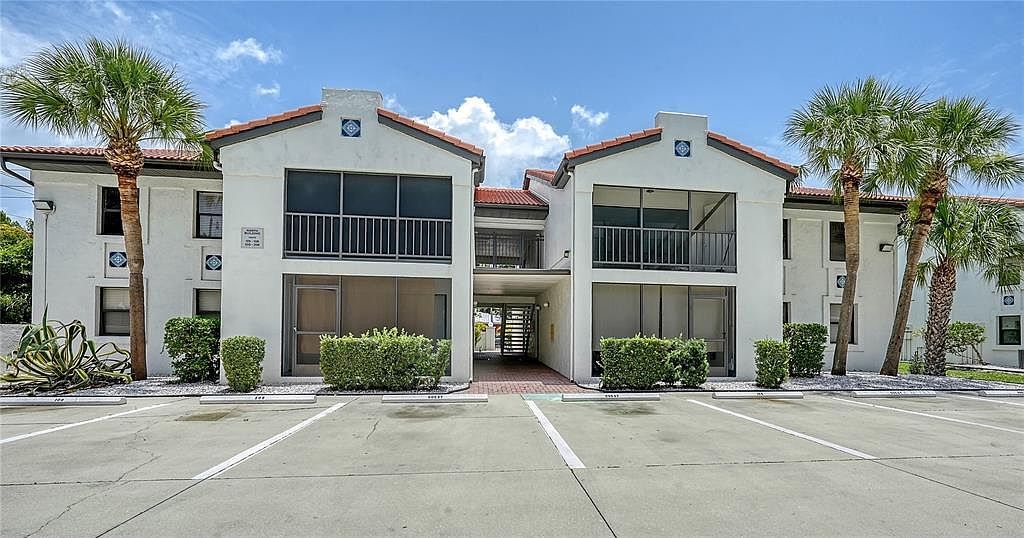 631 N Orange Ave UNIT 208 Sarasota, FL 34236 - Thumbnail 3