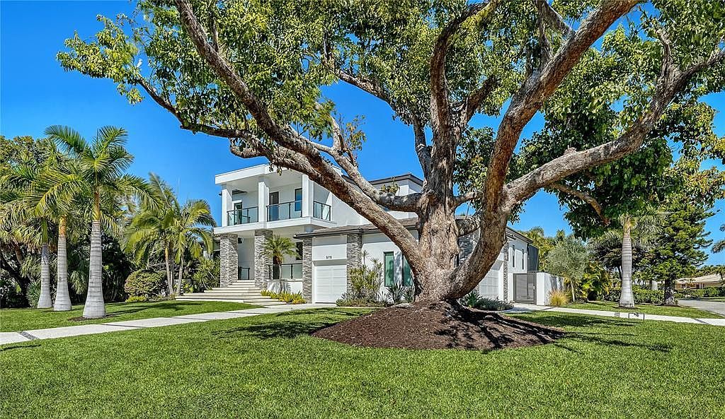 575 Spoonbill Dr Sarasota, FL 34236 - Thumbnail 3